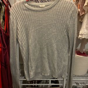 LIGHT GREY LONG SLEEVE